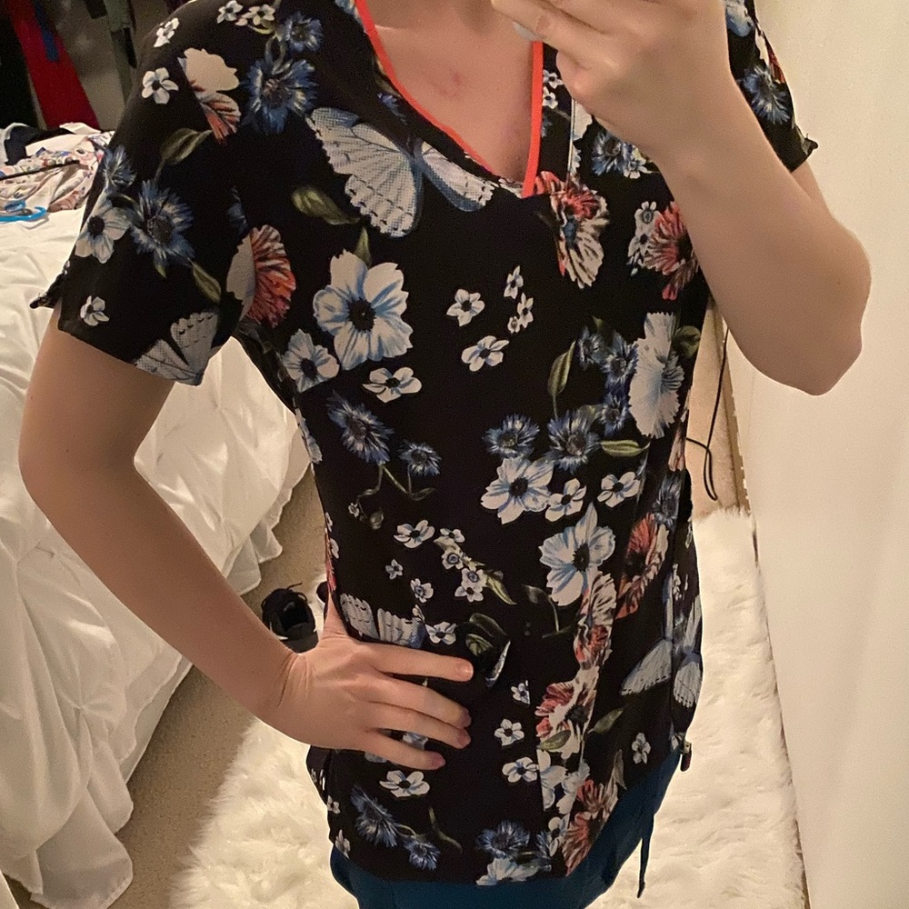 Scrub top